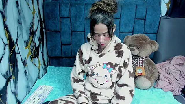 Snapshot of ValentinaKlean chatting on 06-04-26, 01:11 ValentinaKlean online show from 06-04-26, 01:11