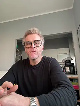 Axl hot online show from 02-27-26, 10:59