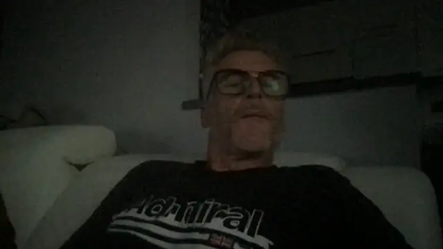 Snapshot of Axl_hot chatting on 07-03-26, 07:20 Axl hot online show from 07-03-26, 07:20