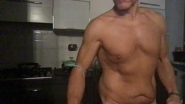 Snapshot of Axl_hot chatting on 07-28-26, 09:25 Axl hot online show from 07-28-26, 09:25