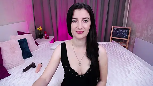 Snapshot of EvelinCuper chatting on 10-13-25, 05:07 EvelinCuper online show from 10-13-25, 05:07