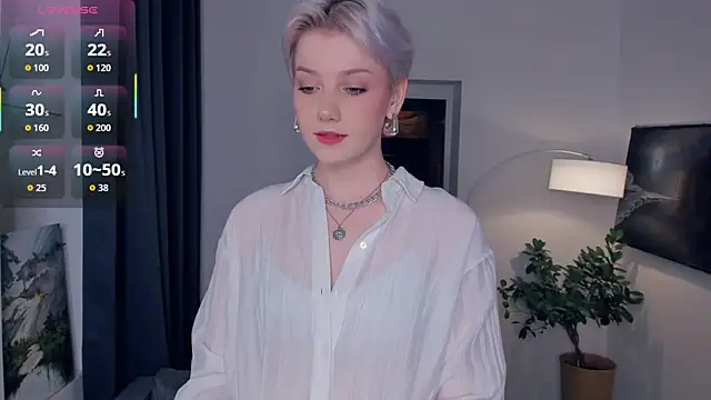 Snapshot of OdelynaAsp chatting on 10-30-25, 11:55 OdelynaAsp online show from 10-30-25, 11:55