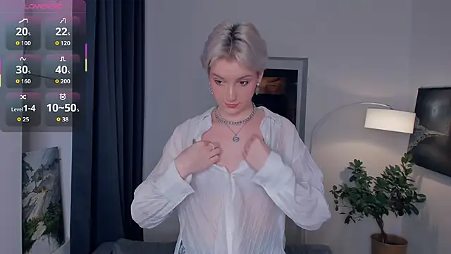 Snapshot of OdelynaAsp chatting on 11-02-25, 12:18 OdelynaAsp online show from 11-02-25, 12:18