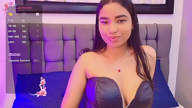 Snapshot of KhateAndersson chatting on 11-03-25, 08:10 KhateAndersson online show from 11-03-25, 08:10