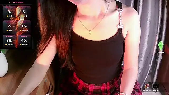 Snapshot of Mai_aug chatting on 09-11-25, 02:06 Mai aug online show from 09-11-25, 02:06