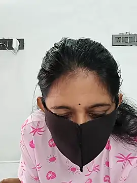 Snapshot of Your-Vedika chatting on 09-17-25, 06:15 Your-Vedika online show from 09-17-25, 06:15