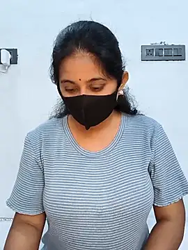 Snapshot of Your-Vedika chatting on 10-26-25, 05:35 Your-Vedika online show from 10-26-25, 05:35