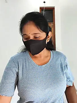 Snapshot of Your-Vedika chatting on 11-10-25, 02:05 Your-Vedika online show from 11-10-25, 02:05