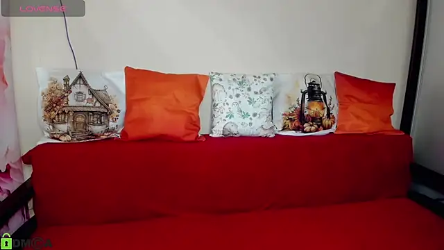 Snapshot of SelinLi chatting on 10-17-25, 07:55 SelinLi online show from 10-17-25, 07:55