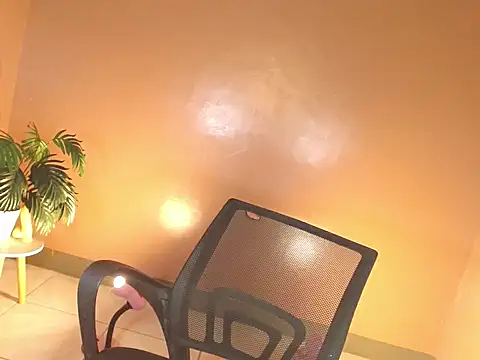 seductivehugecumontopx online show from 11-12-25, 10:04