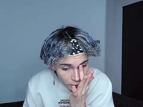 Snapshot of john_vichenso chatting on 10-27-25, 10:14 john vichenso online show from 10-27-25, 10:14