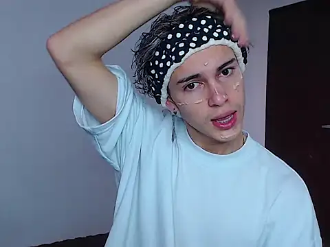 Snapshot of john_vichenso chatting on 10-28-25, 10:01 john vichenso online show from 10-28-25, 10:01