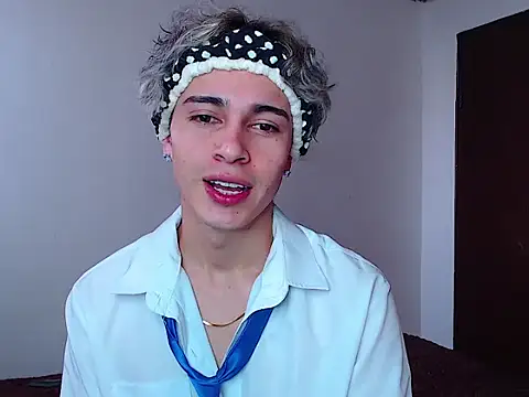 Snapshot of john_vichenso chatting on 10-31-25, 09:38 john vichenso online show from 10-31-25, 09:38