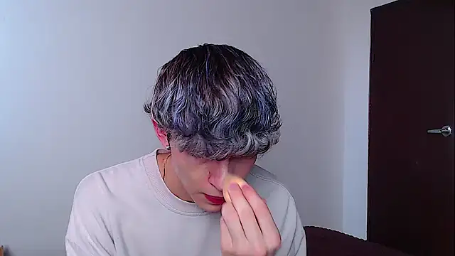 Snapshot of john_vichenso chatting on 11-18-25, 09:08 john vichenso online show from 11-18-25, 09:08