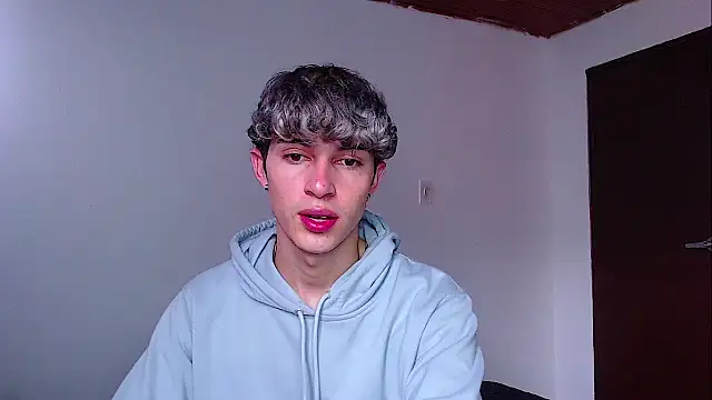 Snapshot of john_vichenso chatting on 12-04-25, 08:17 john vichenso online show from 12-04-25, 08:17