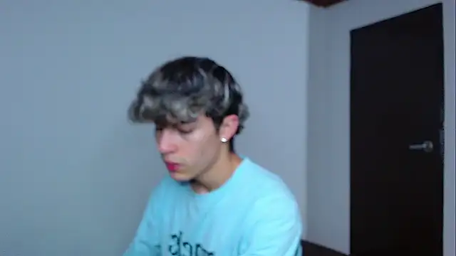 Snapshot of john_vichenso chatting on 12-05-25, 09:00 john vichenso online show from 12-05-25, 09:00