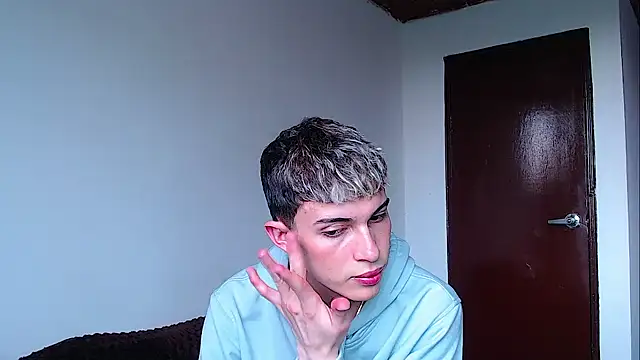 Snapshot of john_vichenso chatting on 12-22-25, 09:23 john vichenso online show from 12-22-25, 09:23