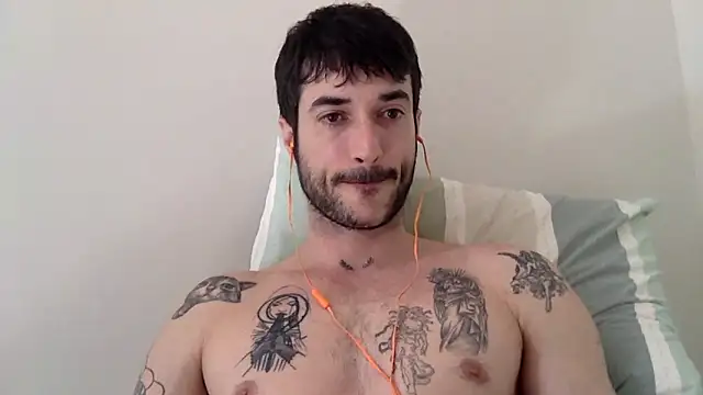 Snapshot of Fubinha chatting on 10-07-25, 02:25 Fubinha online show from 10-07-25, 02:25