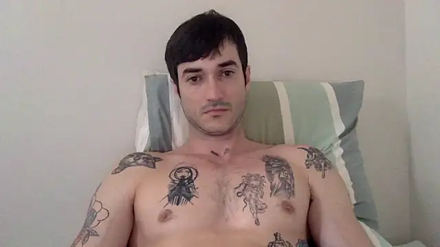 Snapshot of Fubinha chatting on 10-15-25, 02:06 Fubinha online show from 10-15-25, 02:06