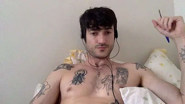 Snapshot of Fubinha chatting on 11-17-25, 06:35 Fubinha online show from 11-17-25, 06:35