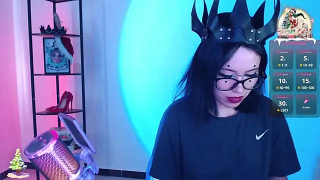 Snapshot of girldom chatting on 12-17-25, 08:59 girldom online show from 12-17-25, 08:59