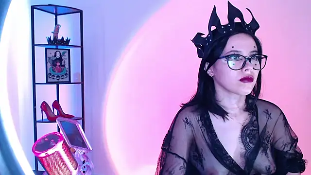 Snapshot of girldom chatting on 01-07-26, 04:53 girldom online show from 01-07-26, 04:53