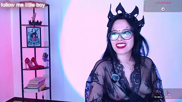 Snapshot of girldom chatting on 01-16-26, 09:19 girldom online show from 01-16-26, 09:19