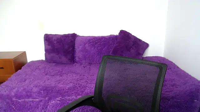 Snapshot of rosse77_ chatting on 10-07-25, 01:19 rosse77 online show from 10-07-25, 01:19