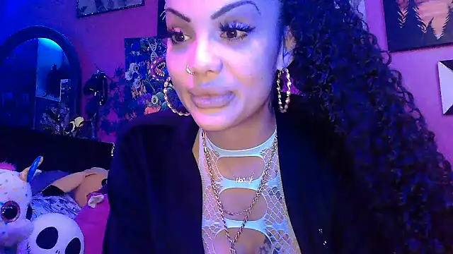 Snapshot of Av3ryyBe3 chatting on 11-11-25, 04:01 Av3ryyBe3 online show from 11-11-25, 04:01