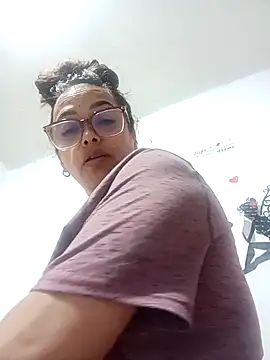 Snapshot of Lady_16 chatting on 09-20-25, 11:33 Lady 16 online show from 09-20-25, 11:33