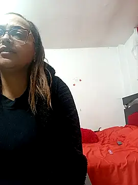 Snapshot of Lady_16 chatting on 10-16-25, 12:00 Lady 16 online show from 10-16-25, 12:00