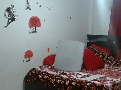 Snapshot of Lady_16 chatting on 11-30-25, 12:03 Lady 16 online show from 11-30-25, 12:03