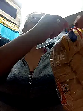 Snapshot of Lady_16 chatting on 12-02-25, 01:55 Lady 16 online show from 12-02-25, 01:55