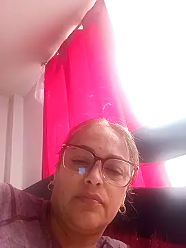 Snapshot of Lady_16 chatting on 12-03-25, 03:43 Lady 16 online show from 12-03-25, 03:43