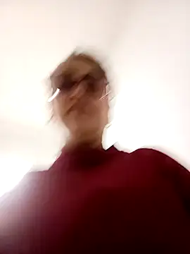 Snapshot of Lady_16 chatting on 12-22-25, 06:38 Lady 16 online show from 12-22-25, 06:38