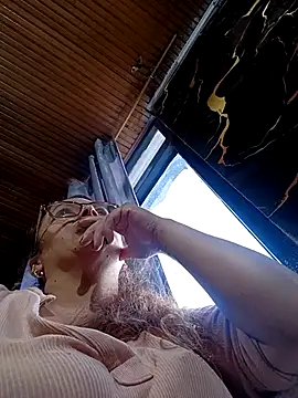 Snapshot of Lady_16 chatting on 02-18-26, 10:06 Lady 16 online show from 02-18-26, 10:06