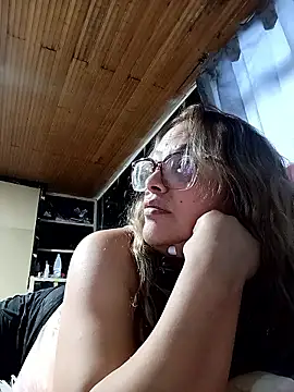 Snapshot of Lady_16 chatting on 03-11-26, 11:00 Lady 16 online show from 03-11-26, 11:00