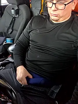 lucho8690 online show from 10-28-25, 09:17