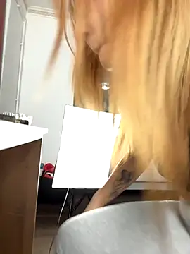 MiaKiittyy online show from 11-04-25, 01:16