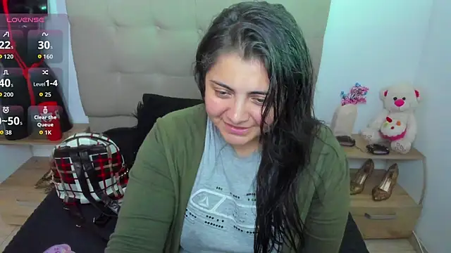 TifanyAmazinng online show from 11-04-25, 12:26