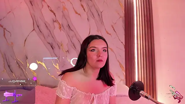 alicecute77 online show from 09-26-25, 03:21