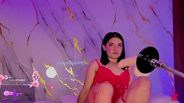 Snapshot of alicecute77 chatting on 02-13-26, 02:40 alicecute77 online show from 02-13-26, 02:40