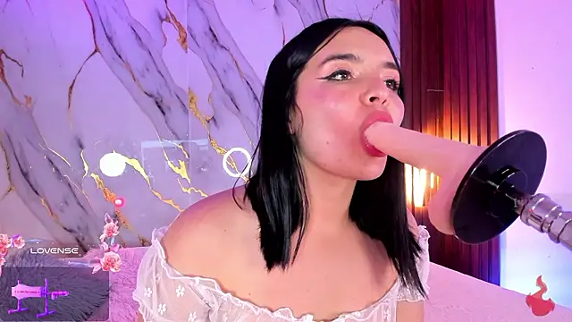 Snapshot of alicecute77 chatting on 02-18-26, 12:39 alicecute77 online show from 02-18-26, 12:39