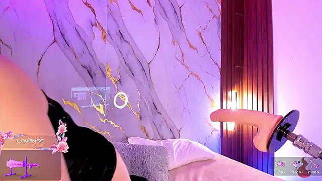 Snapshot of alicecute77 chatting on 02-19-26, 02:29 alicecute77 online show from 02-19-26, 02:29