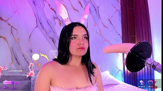 Snapshot of alicecute77 chatting on 03-07-26, 02:19 alicecute77 online show from 03-07-26, 02:19