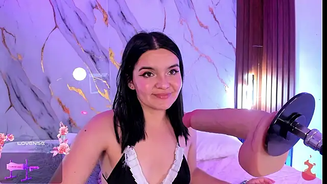 Snapshot of alicecute77 chatting on 03-09-26, 02:37 alicecute77 online show from 03-09-26, 02:37