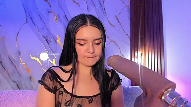 alicecute77 online show from 06-19-26, 02:16