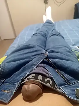 Snapshot of comobucetinhas chatting on 09-25-25, 07:39 comobucetinhas online show from 09-25-25, 07:39