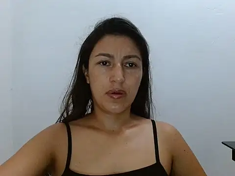 Snapshot of SarahFriendly chatting on 06-14-26, 01:57 SarahFriendly online show from 06-14-26, 01:57