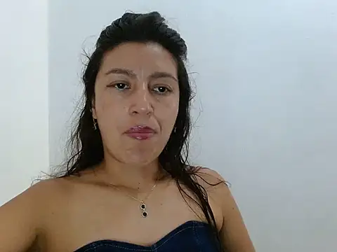 Snapshot of SarahFriendly chatting on 07-16-26, 06:14 SarahFriendly online show from 07-16-26, 06:14